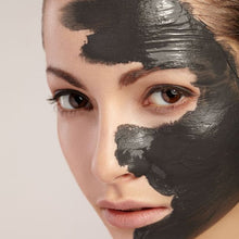 Laden Sie das Bild in den Galerie-Viewer, Sivash-Heilerde-Gesichtsmaske Anwendung